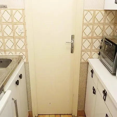 Studio For 2 People アパート